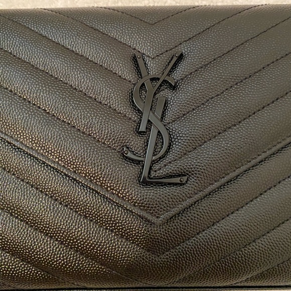 Black Saint Laurent crossbody/clutch. Excellent condition! Box & dustbag incl.🖤 - Picture 3 of 6